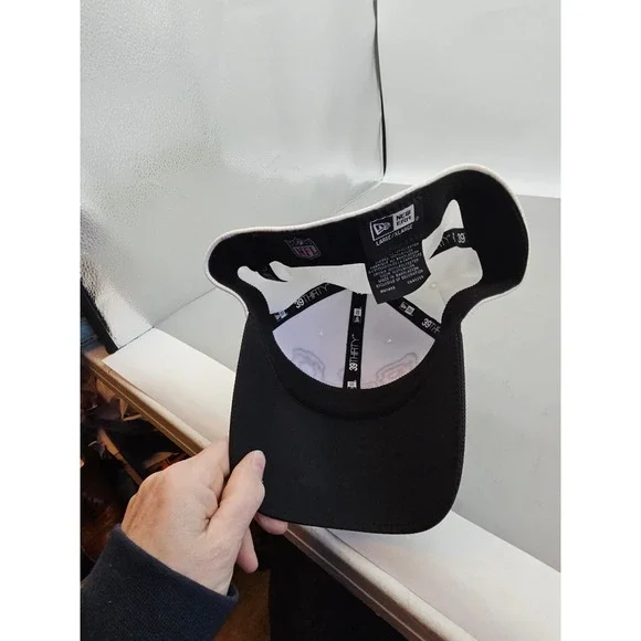 New Era Buffalo Bills B-LO Snow Hat 39THIRTY Stretch Fit Cap White L/XL NFL - Picture 5 of 6